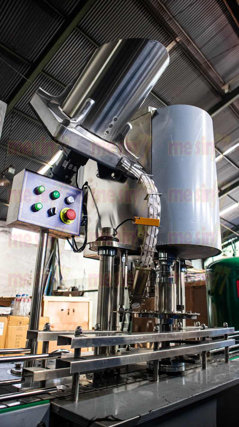 automatic bottle capper machine