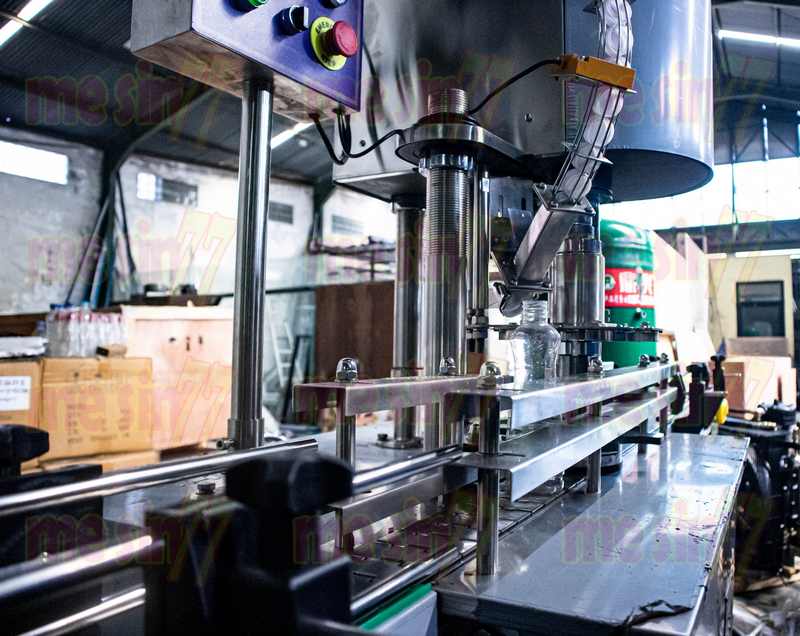 automatic screw capper bottle
